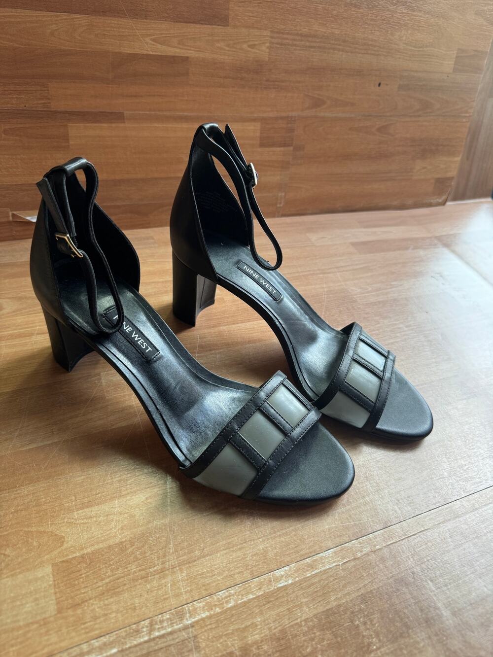 Nine West "Pruce" block heel sandals in black size 8.5